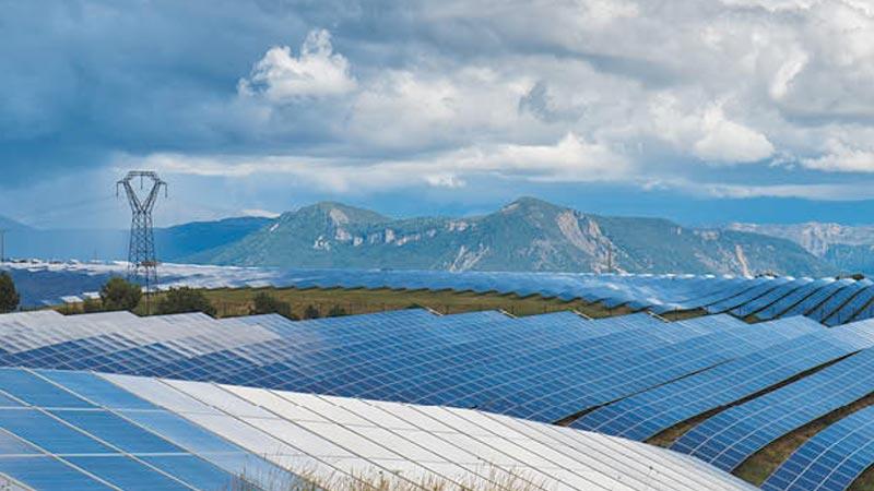 The importance of accurate solar performance predictions (Image of solar plant)