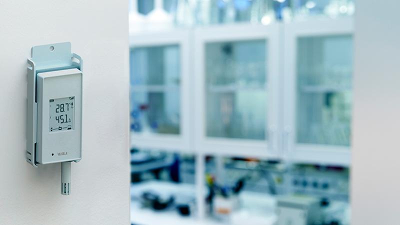 Wireless temperature and humidity data logger in a laboratory