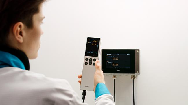 Spot-checking fixed transmitter measurements with Indigo80 handheld meter